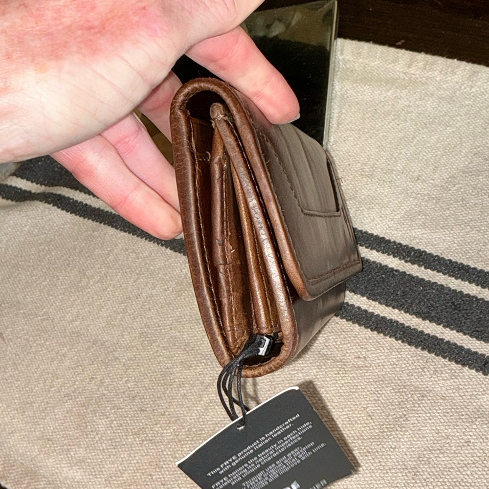 NWT Frye Leather Melissa Trifold Continental Snap Wallet Dark Brown $158 - Picture 3 of 12